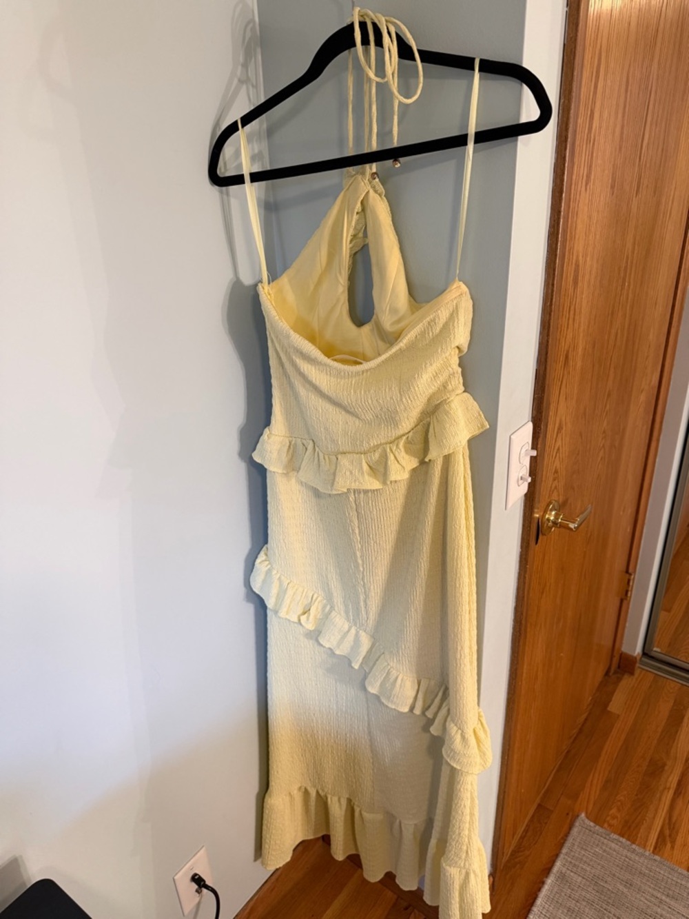 Selfie Leslie Pale Yellow Ruffle Halter Maxi Dress - Picture 5 of 6